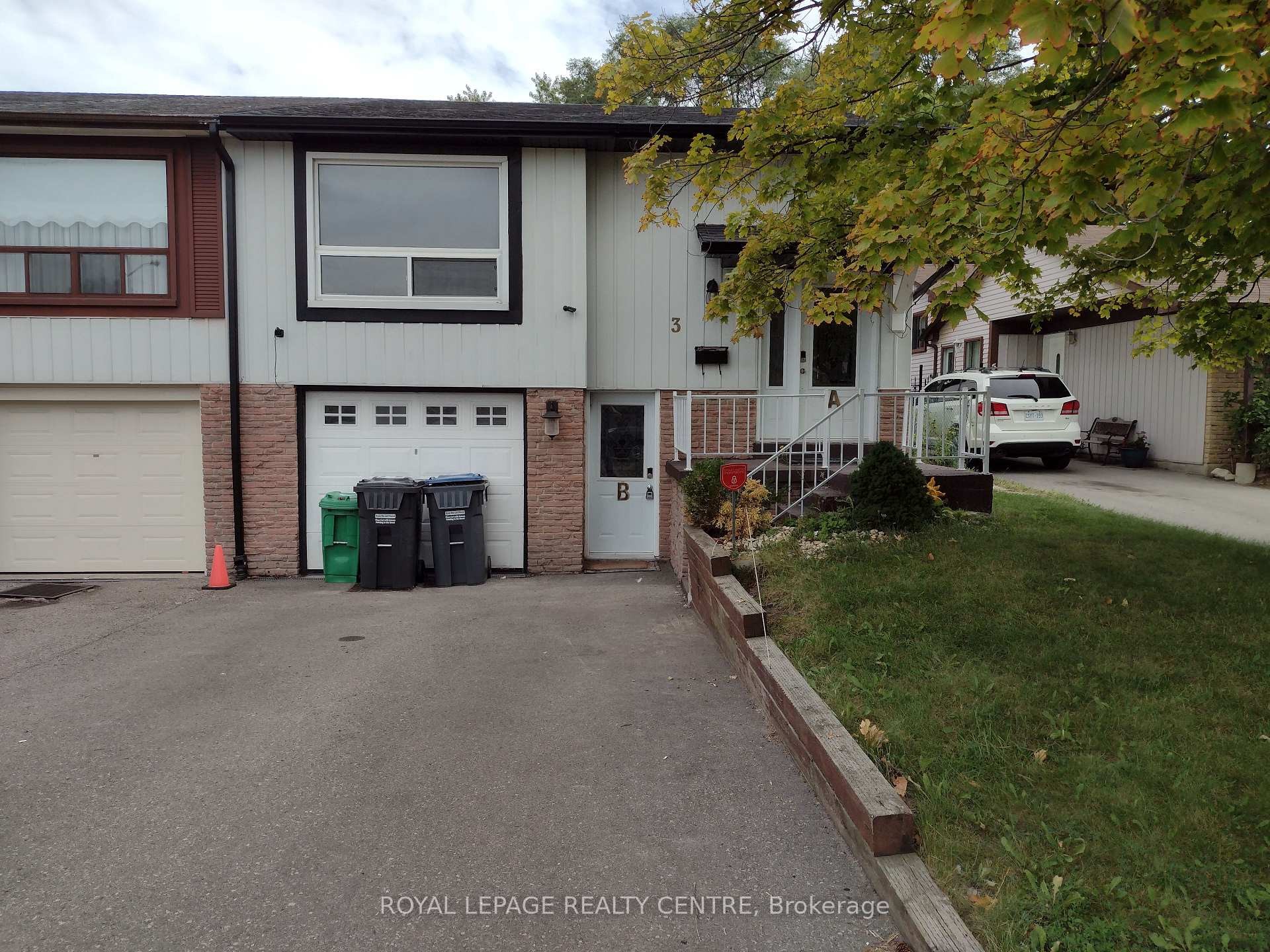 Upper-3 Salisbury Circle, Brampton, ON