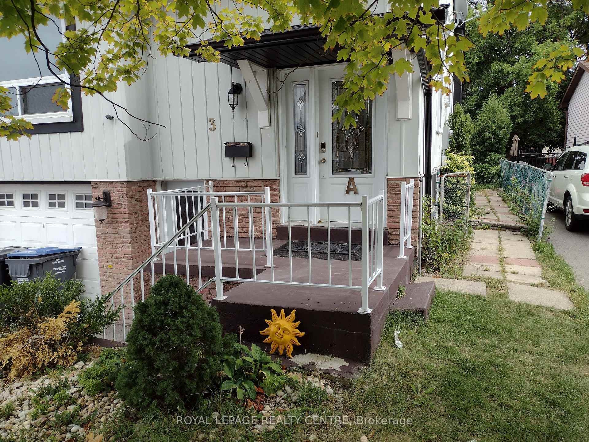 Upper-3 Salisbury Circle, Brampton, ON