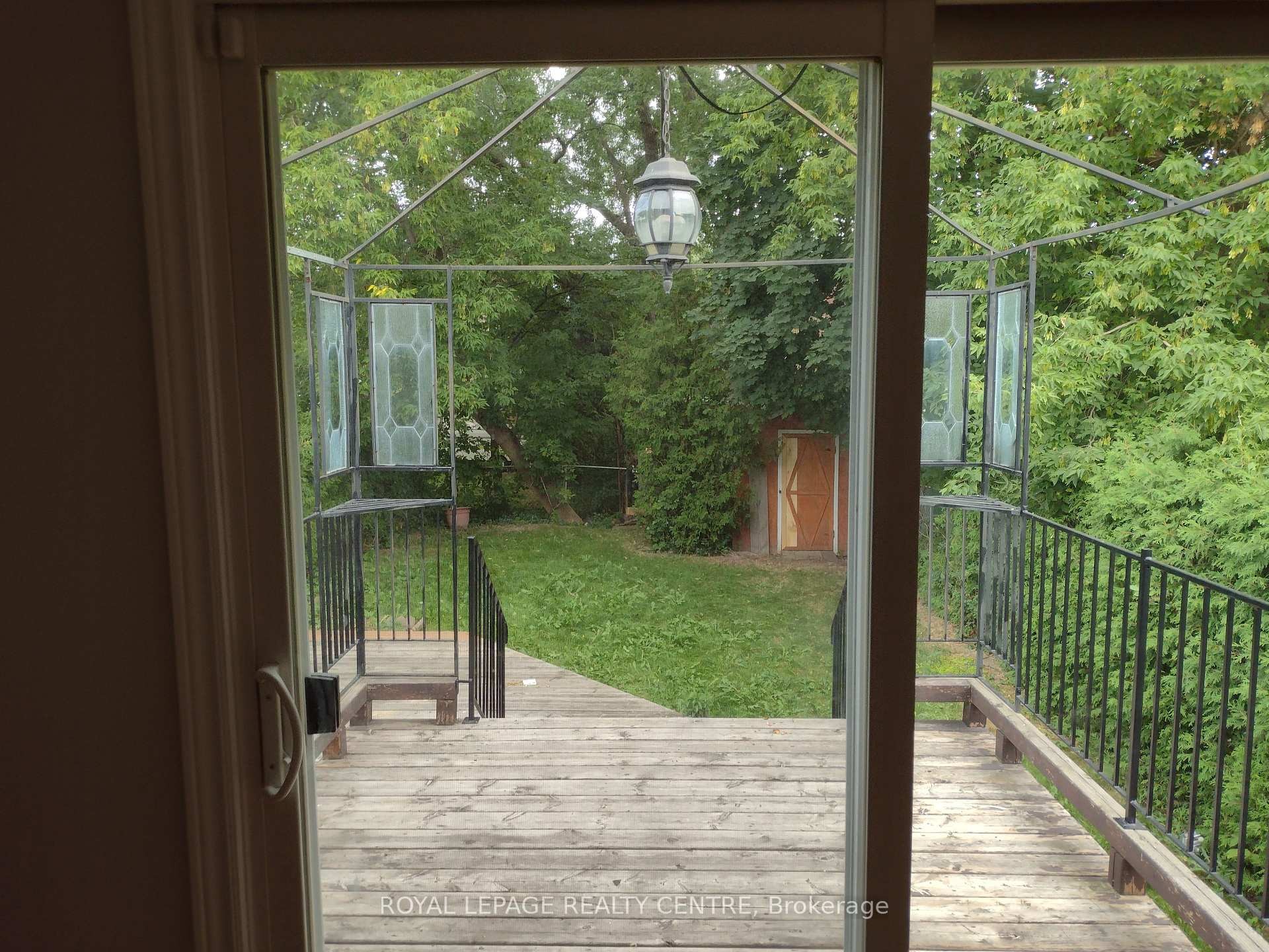 Upper-3 Salisbury Circle, Brampton, ON