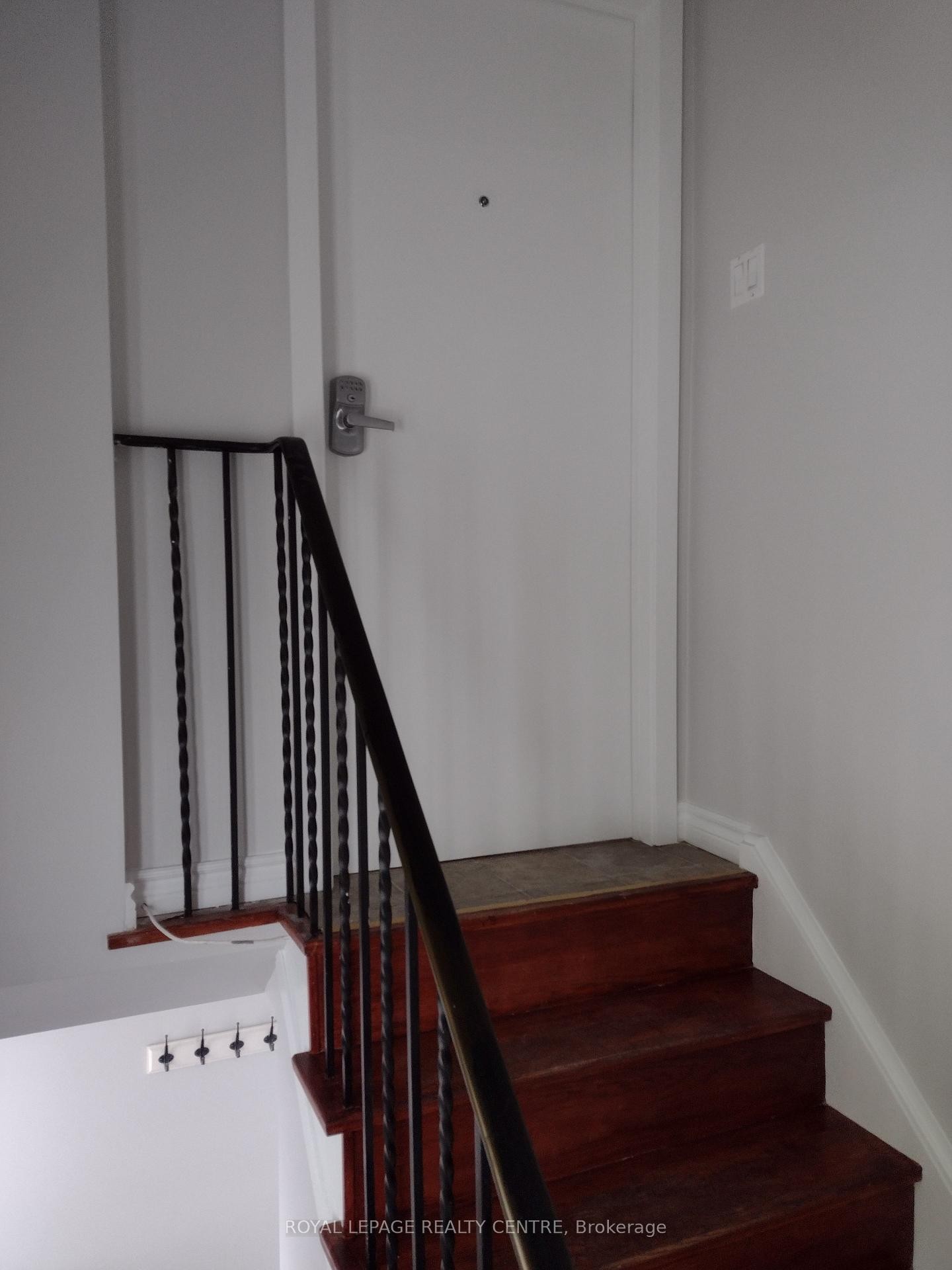 Upper-3 Salisbury Circle, Brampton, ON