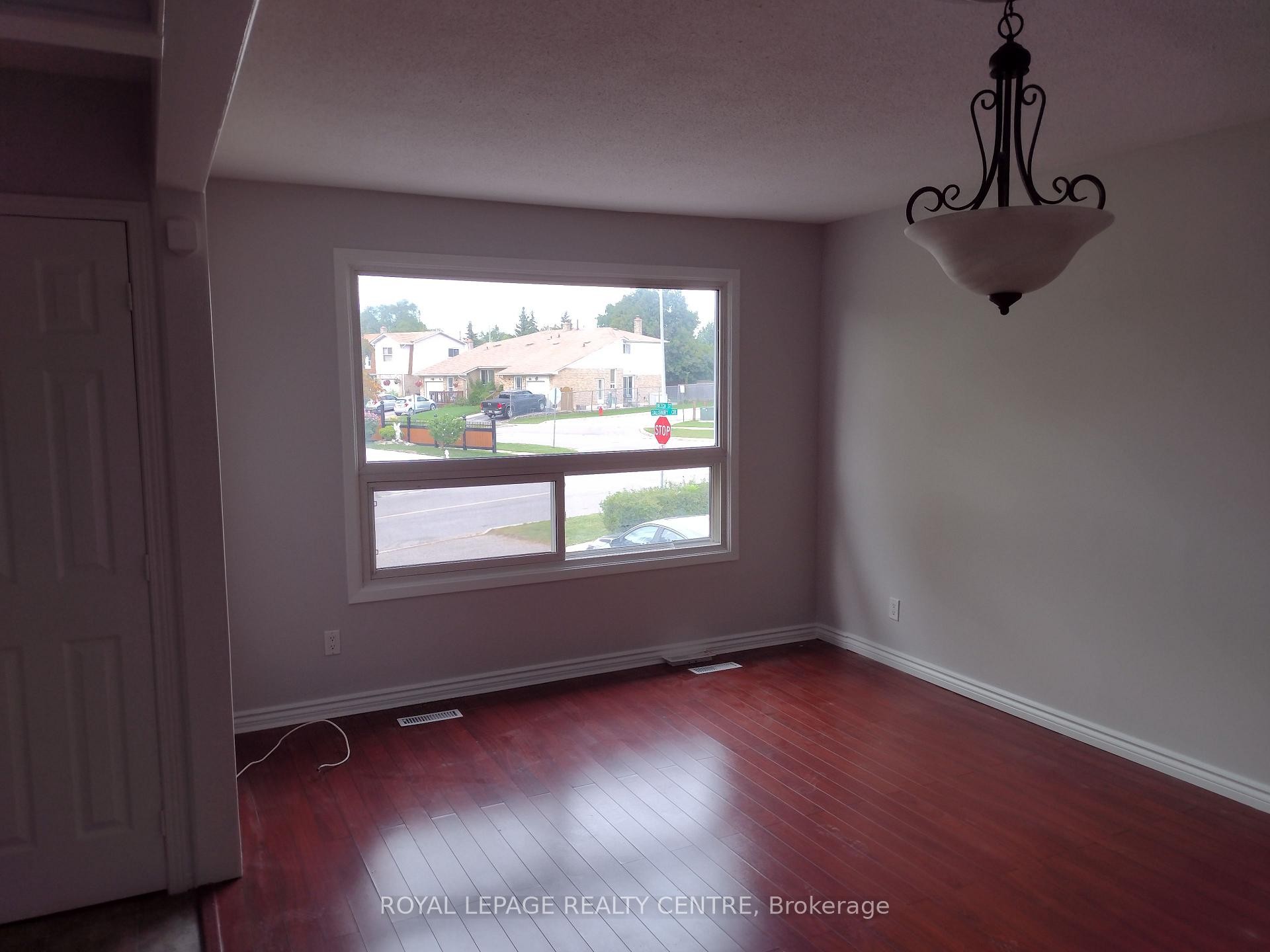 Upper-3 Salisbury Circle, Brampton, ON