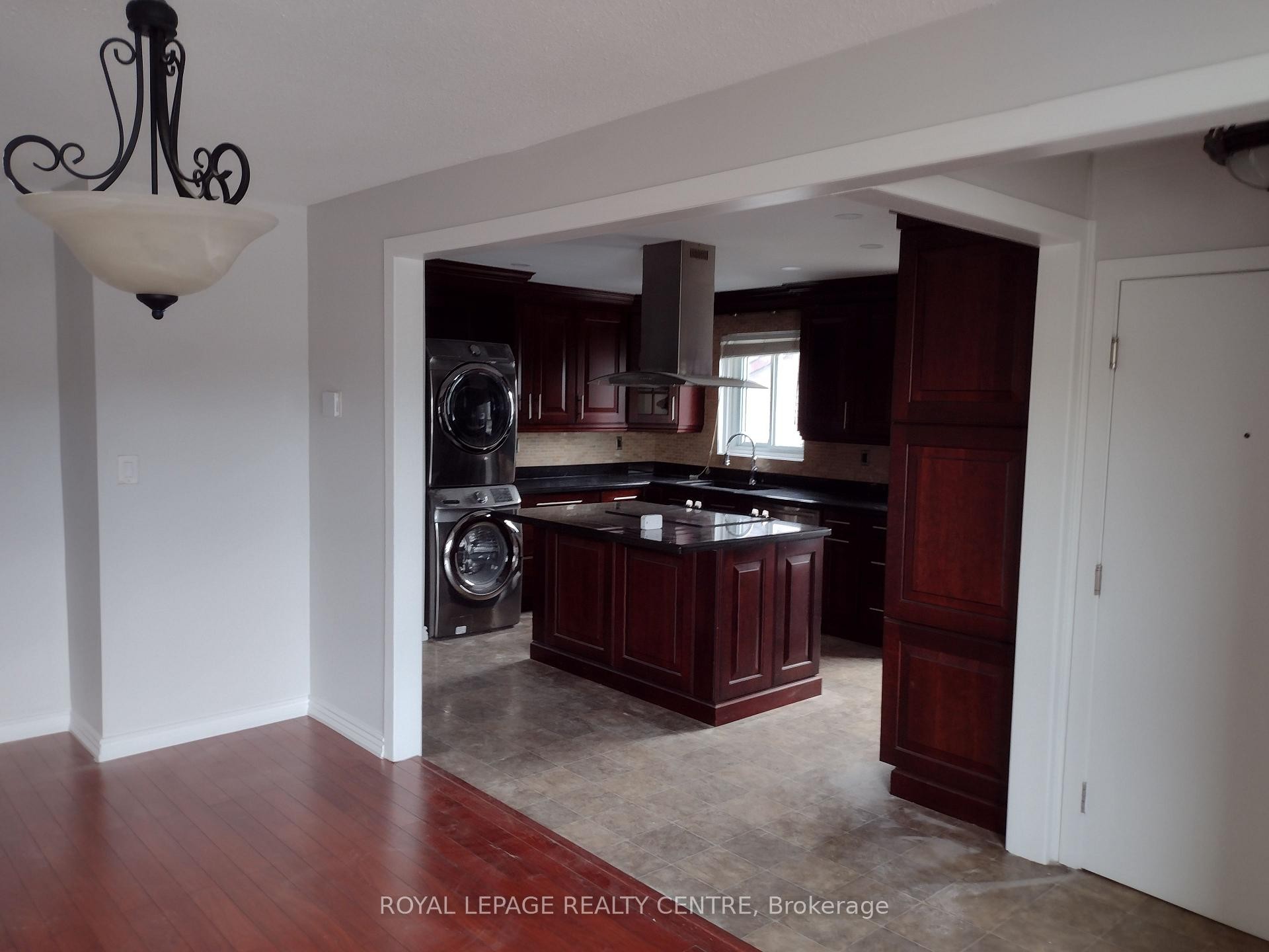 Upper-3 Salisbury Circle, Brampton, ON