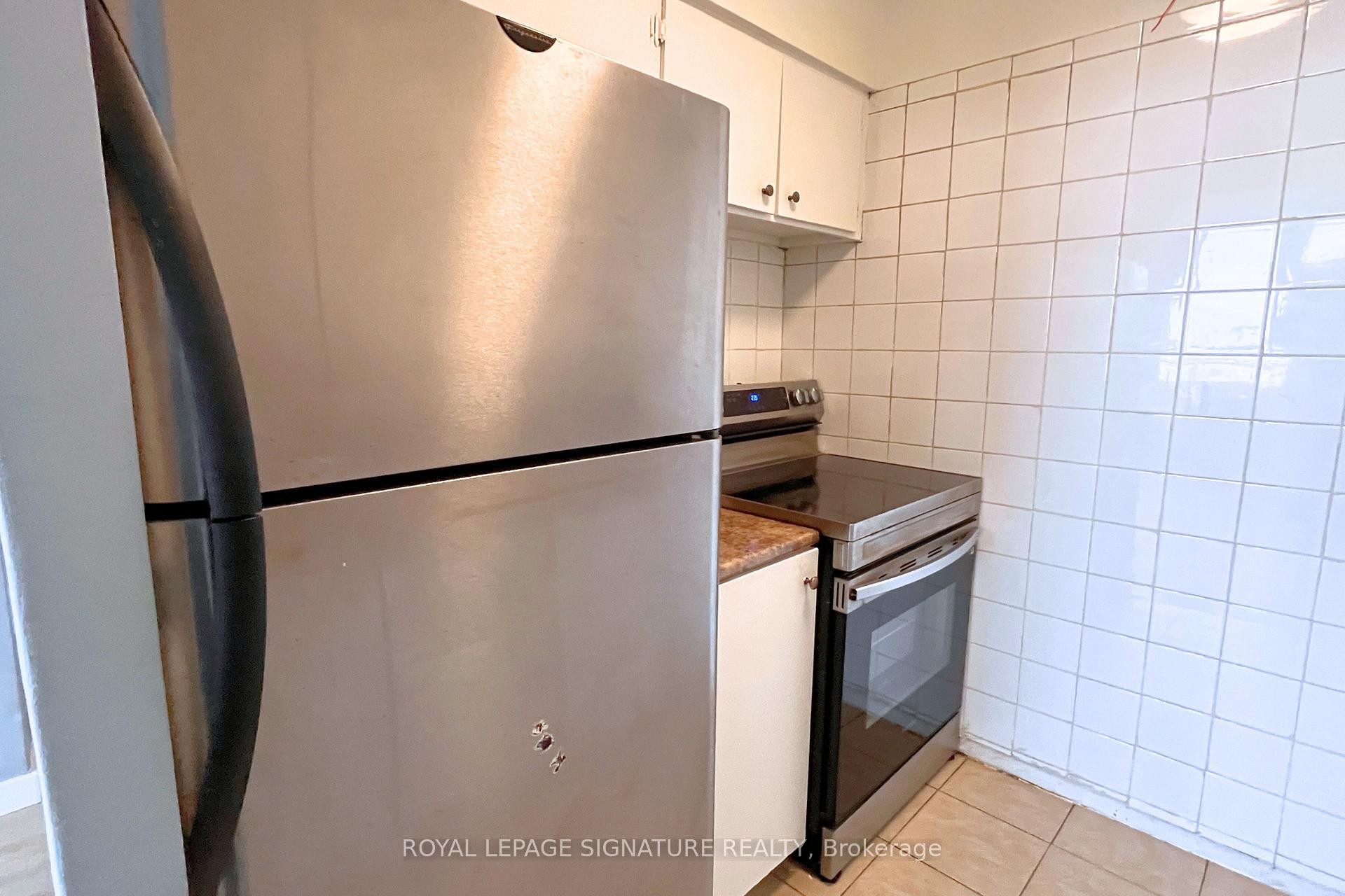 1211-200 Lotherton Pathway, Toronto, ON - Indoor Photo Showing Kitchen
