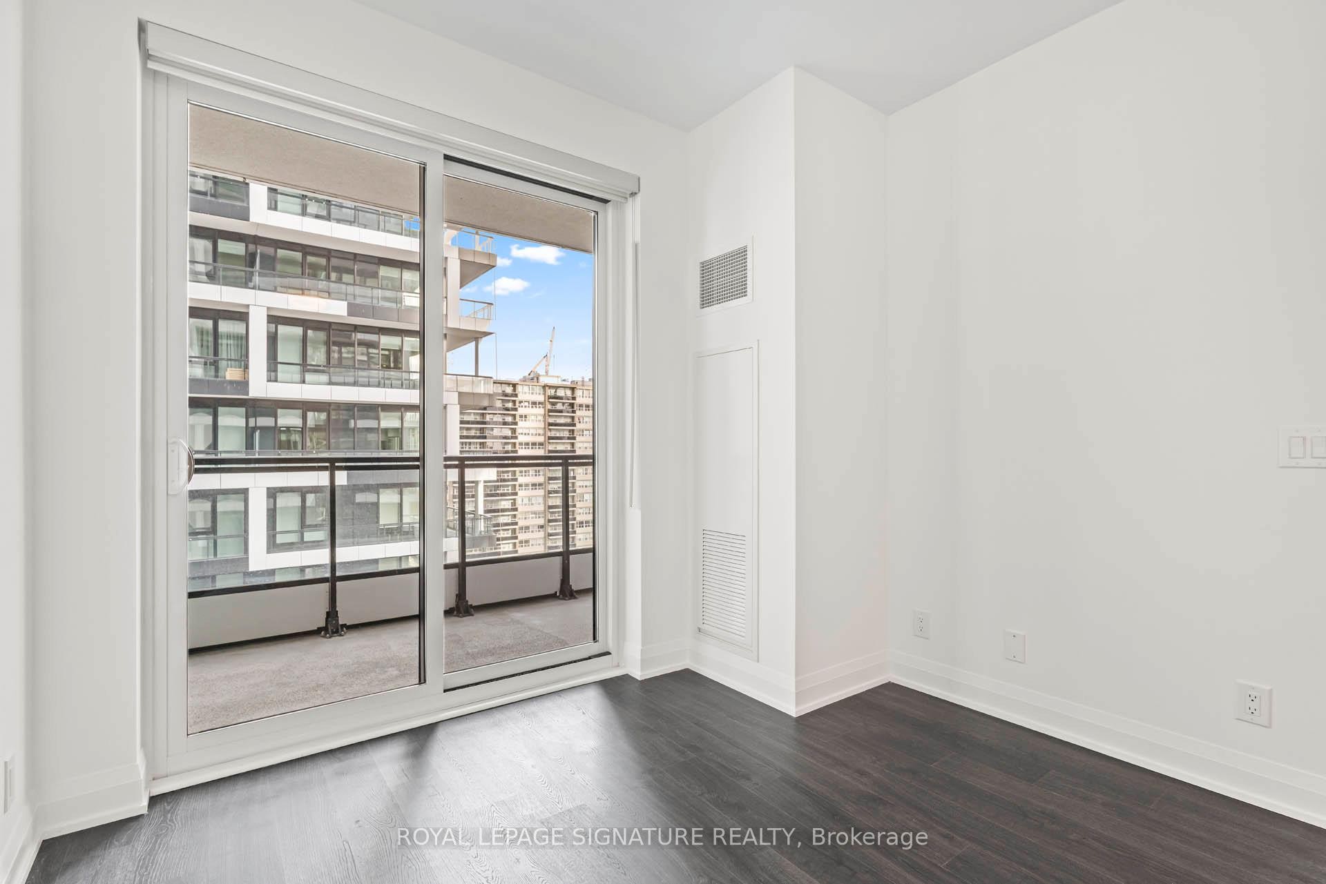 1302-65 Broadway Avenue, Toronto, ON - Indoor Photo Showing Other Room