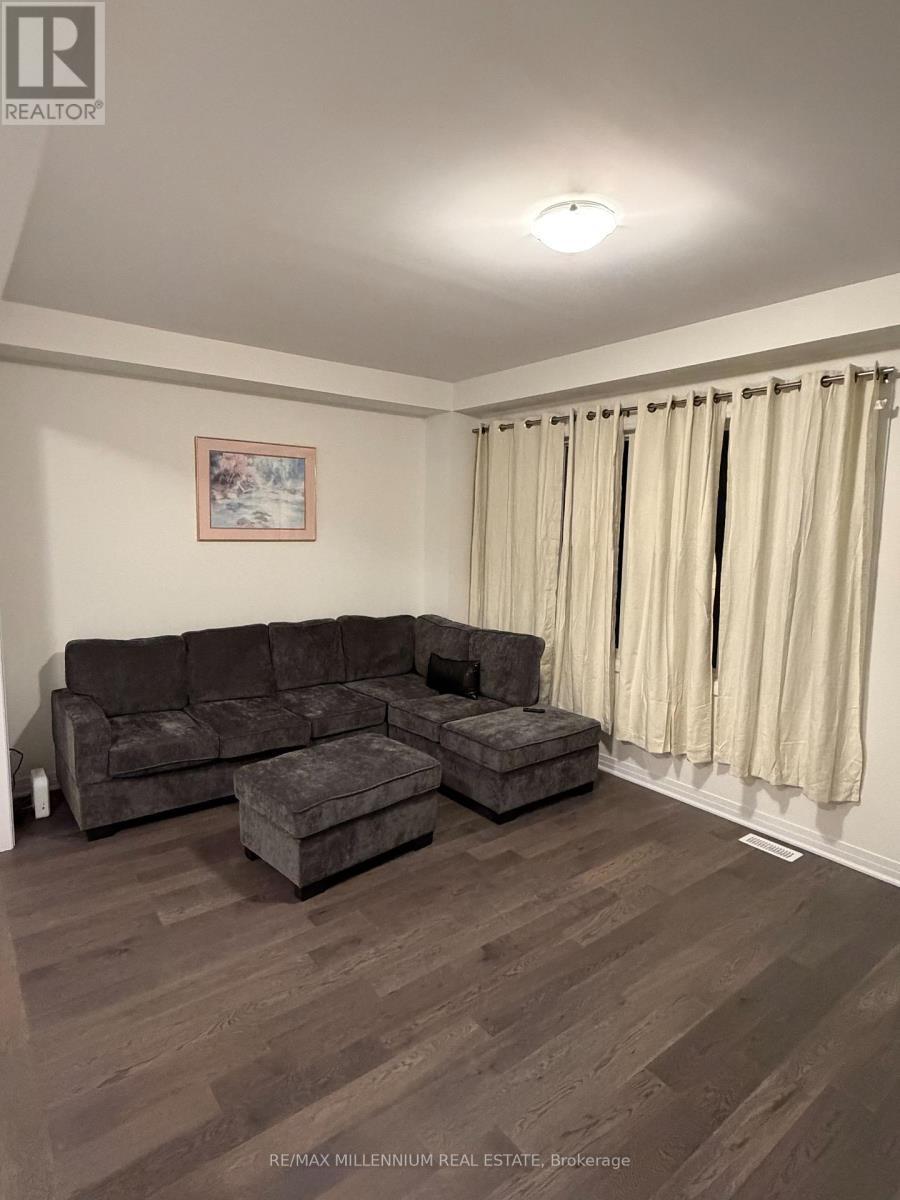 141 Gillespie Drive, Brantford, ON - Indoor Photo Showing Living Room