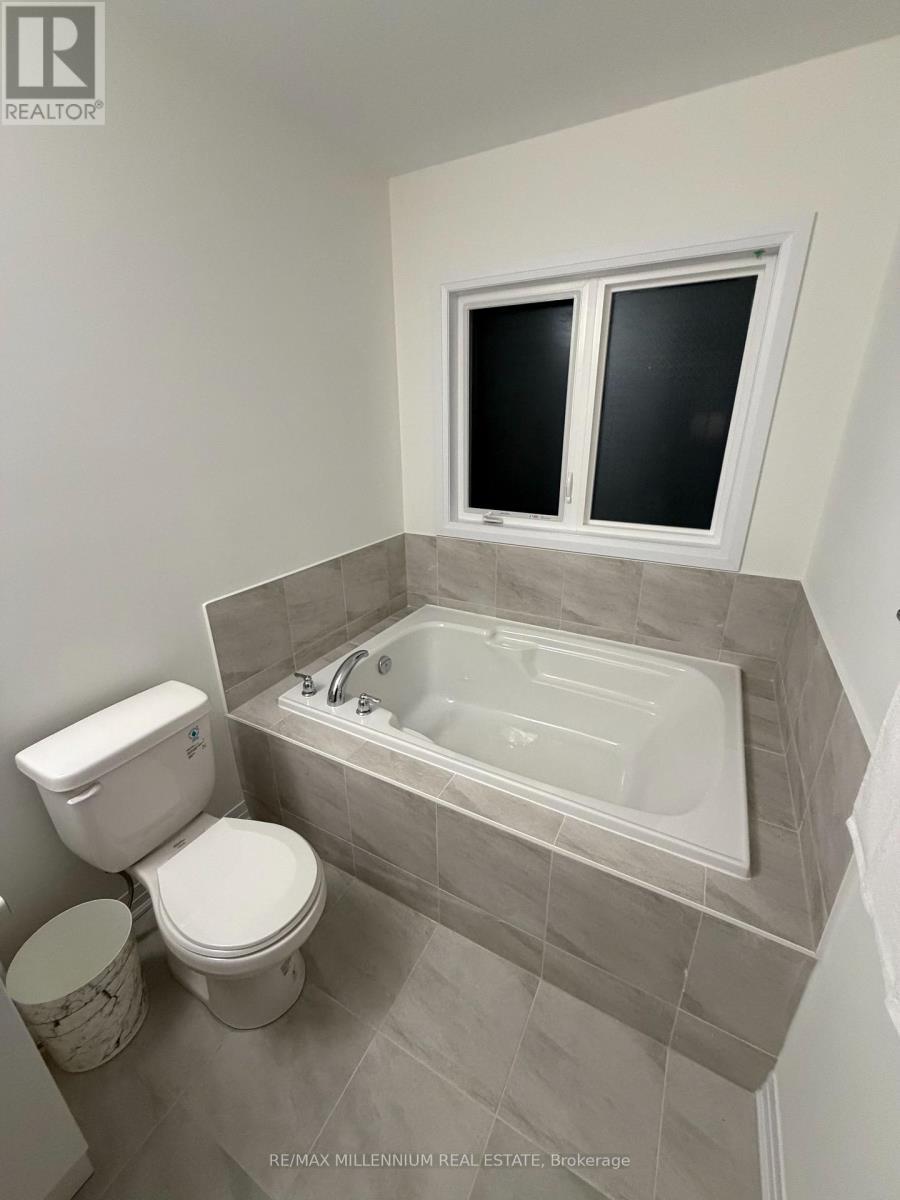 141 Gillespie Drive, Brantford, ON - Indoor Photo Showing Bathroom
