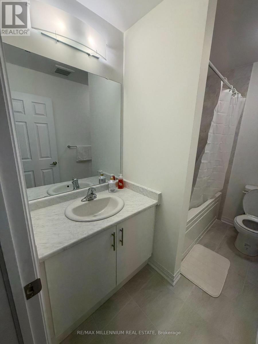 141 Gillespie Drive, Brantford, ON - Indoor Photo Showing Bathroom