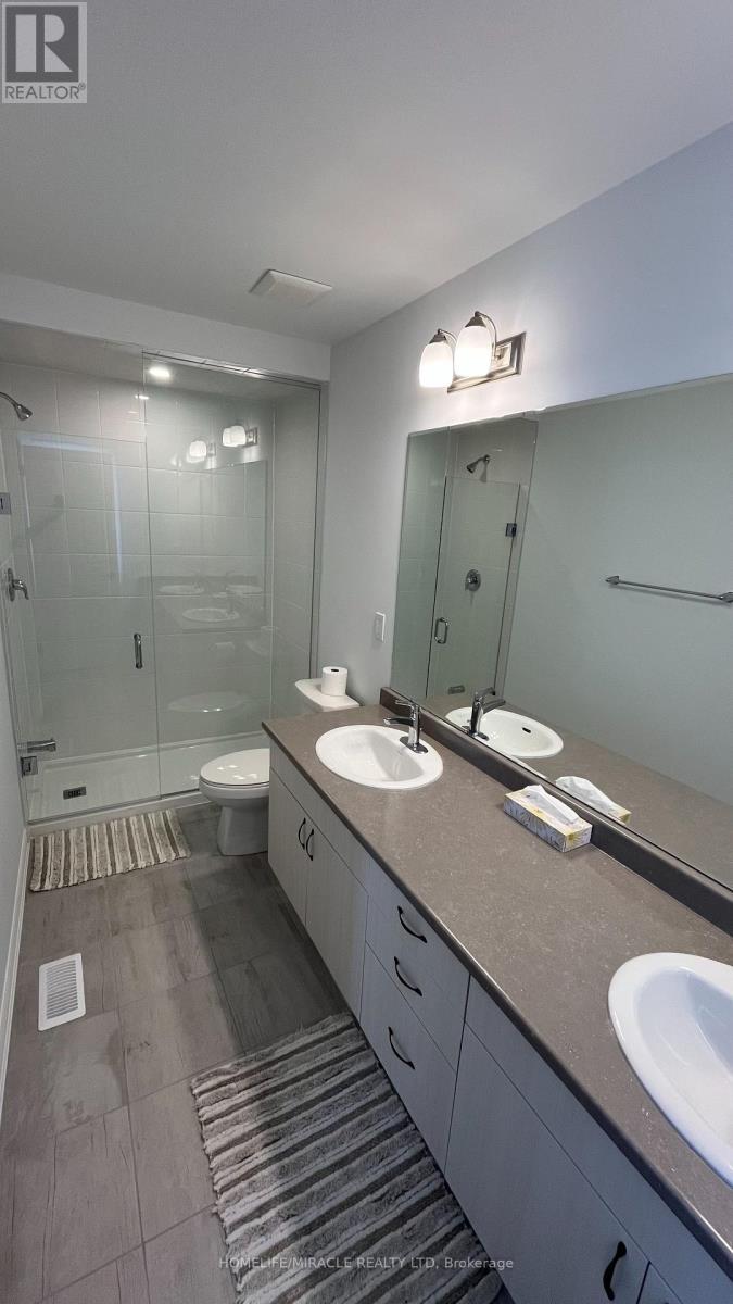 17 Canterhome Street, Kitchener, ON - Indoor Photo Showing Bathroom