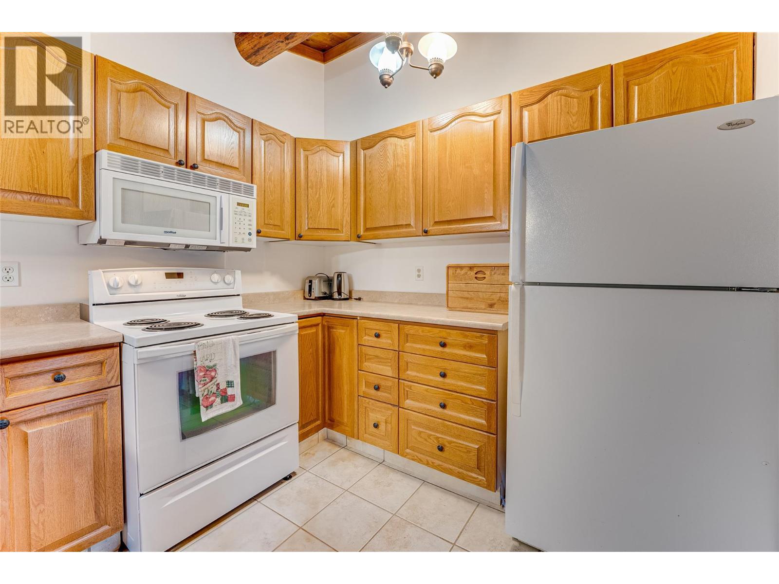 3137 Enderby Mabel Lake Road, Enderby, BC - Indoor Photo Showing Kitchen