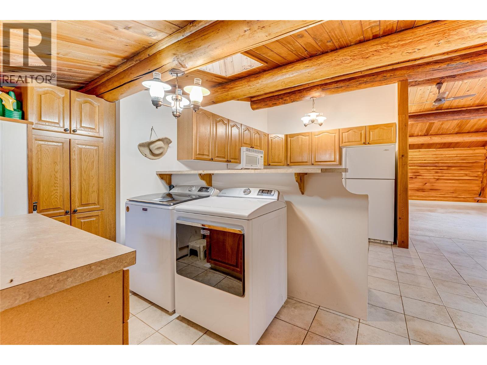 3137 Enderby Mabel Lake Road, Enderby, BC - Indoor Photo Showing Laundry Room