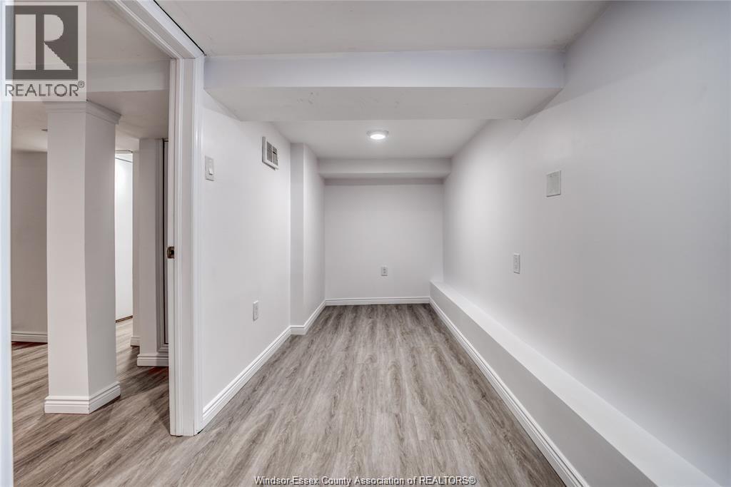 929 Bridge Avenue, Windsor, ON