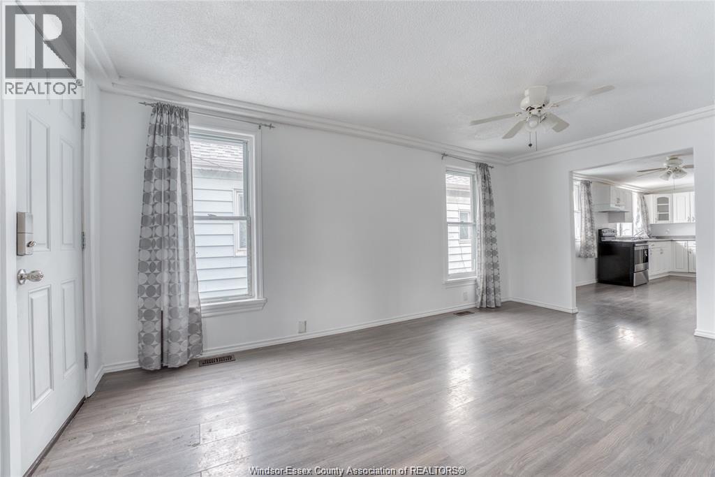 929 Bridge Avenue, Windsor, ON