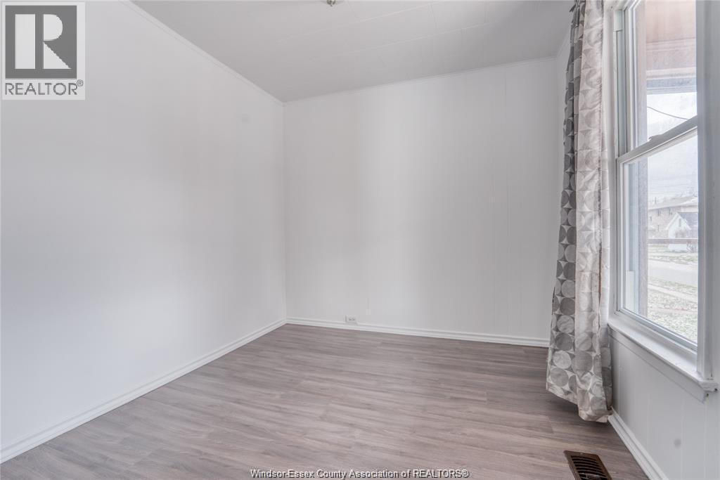 929 Bridge Avenue, Windsor, ON