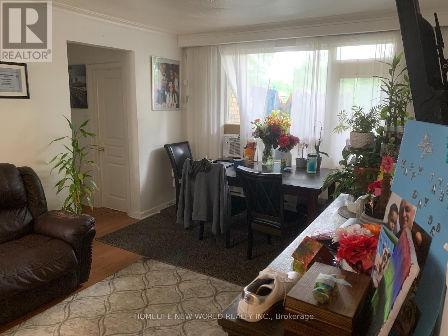 5 - 2900 Keele Street, Toronto, ON - Indoor