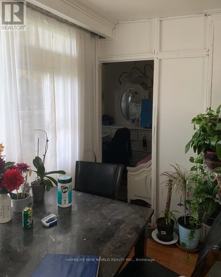 5 - 2900 Keele Street, Toronto, ON - Indoor Photo Showing Dining Room