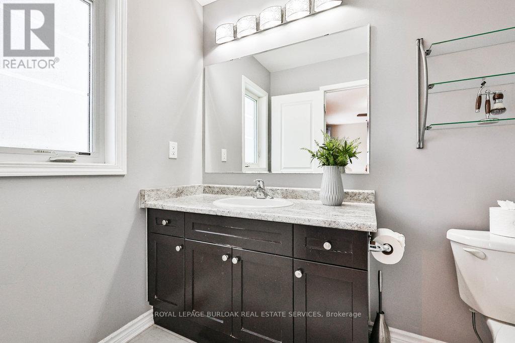 68 Lupo Drive, Hamilton, ON - Indoor Photo Showing Bathroom