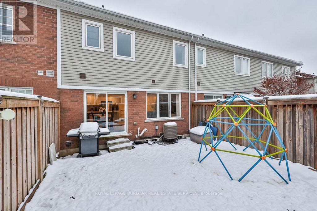 68 Lupo Drive, Hamilton, ON - Outdoor With Deck Patio Veranda With Exterior