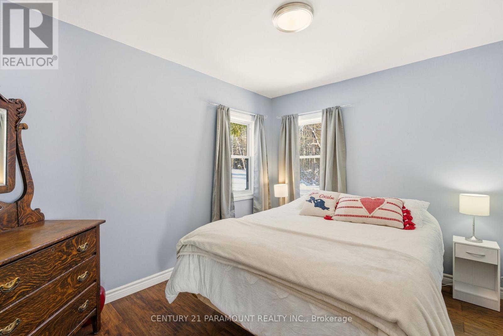 126 Chapman Drive Se, Magnetawan, ON - Indoor Photo Showing Bedroom