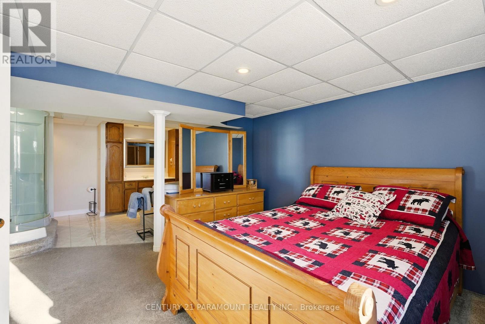 126 Chapman Drive Se, Magnetawan, ON - Indoor Photo Showing Bedroom