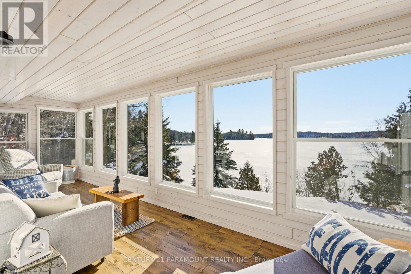 126 Chapman Drive Se, Magnetawan, ON - With Body Of Water