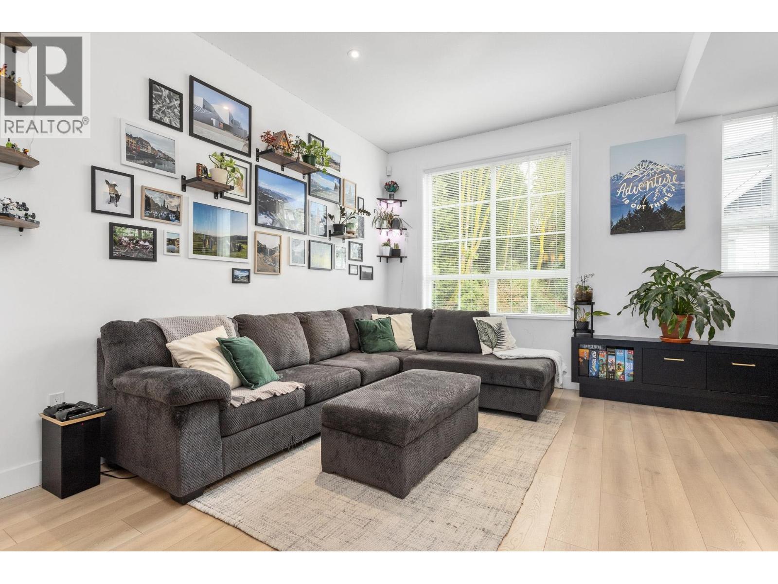3 19696 Hammond Road, Pitt Meadows, BC - Indoor Photo Showing Living Room