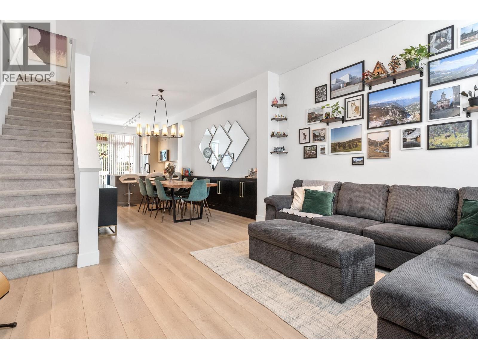 3 19696 Hammond Road, Pitt Meadows, BC - Indoor Photo Showing Living Room