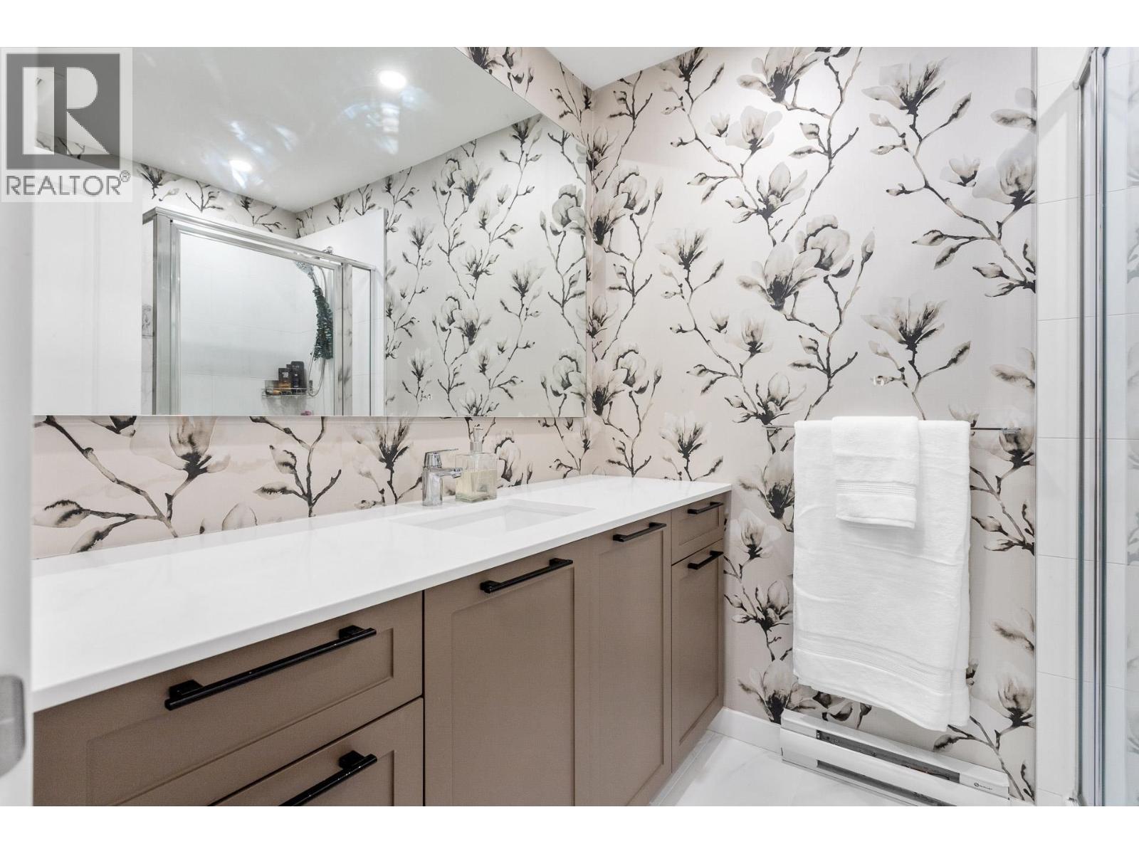 3 19696 Hammond Road, Pitt Meadows, BC - Indoor Photo Showing Bathroom