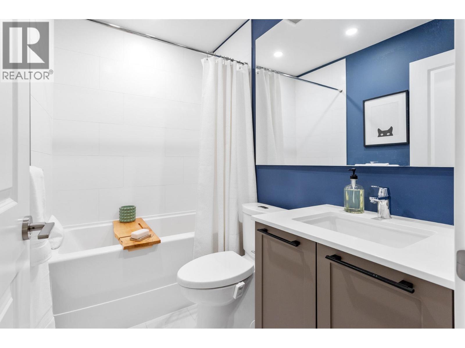 3 19696 Hammond Road, Pitt Meadows, BC - Indoor Photo Showing Bathroom