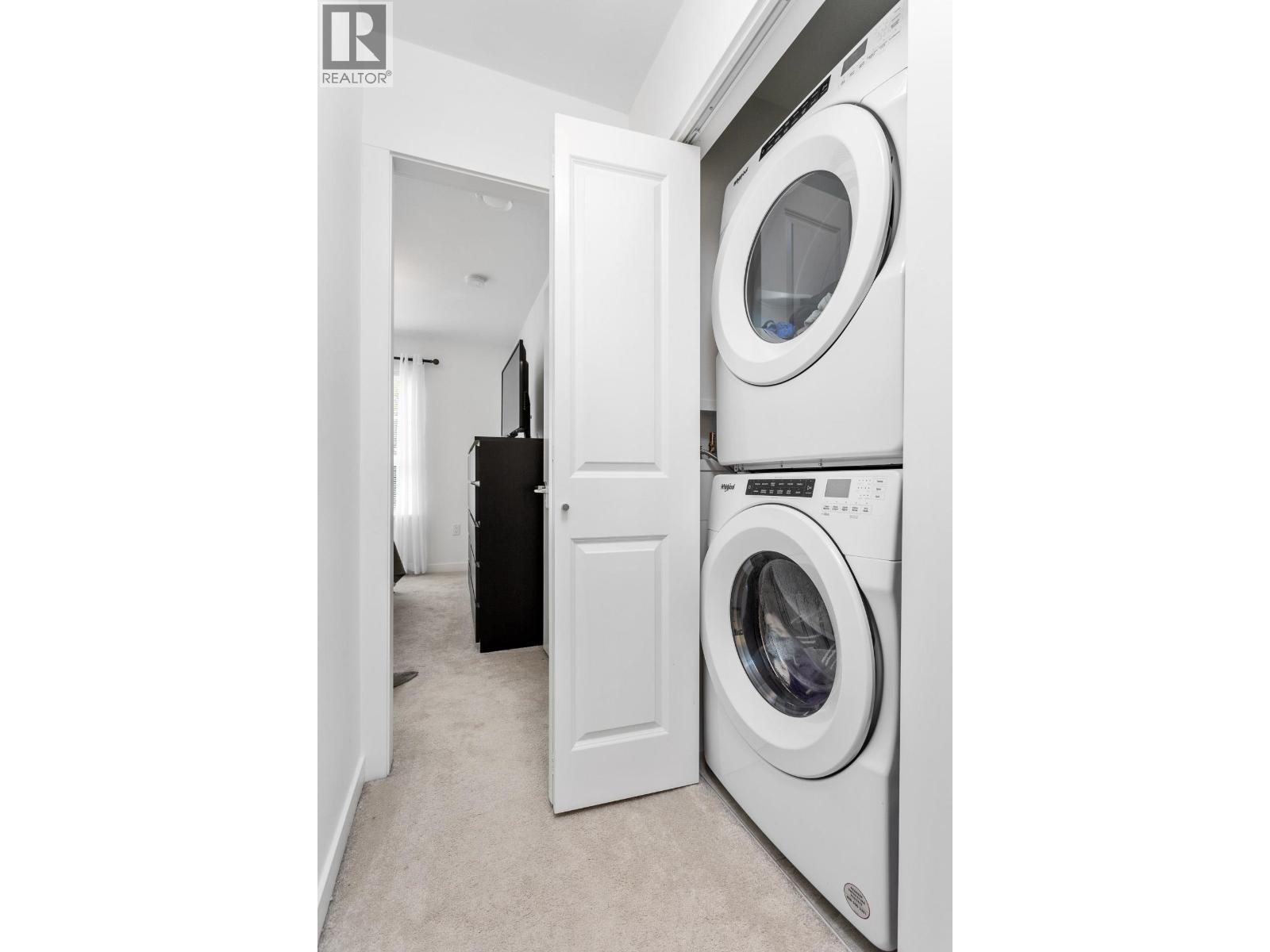 3 19696 Hammond Road, Pitt Meadows, BC - Indoor Photo Showing Laundry Room