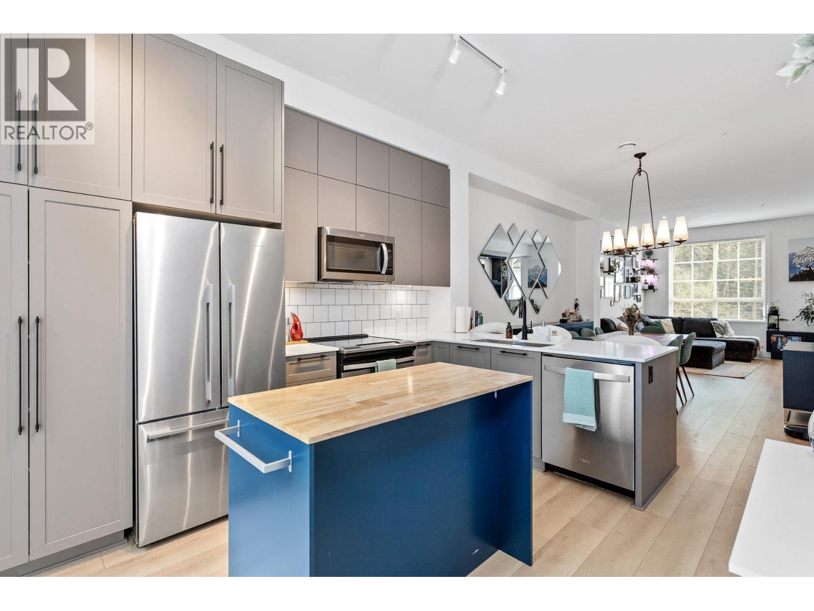 3 19696 Hammond Road, Pitt Meadows, BC - Indoor Photo Showing Kitchen With Upgraded Kitchen