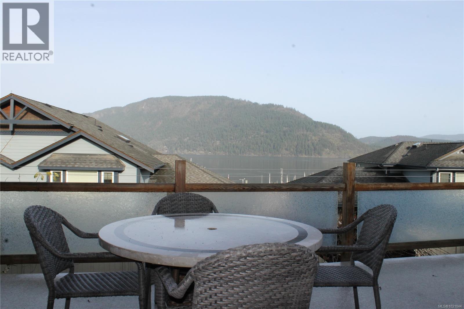 1721 Wilmot Rd, Cowichan Bay, BC - Outdoor With Deck Patio Veranda