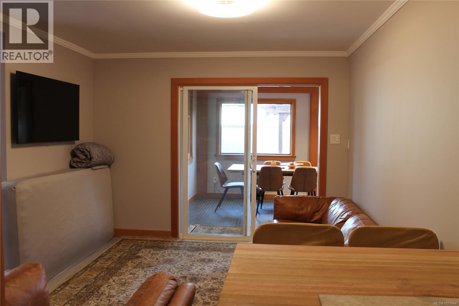 1721 Wilmot Rd, Cowichan Bay, BC - Indoor