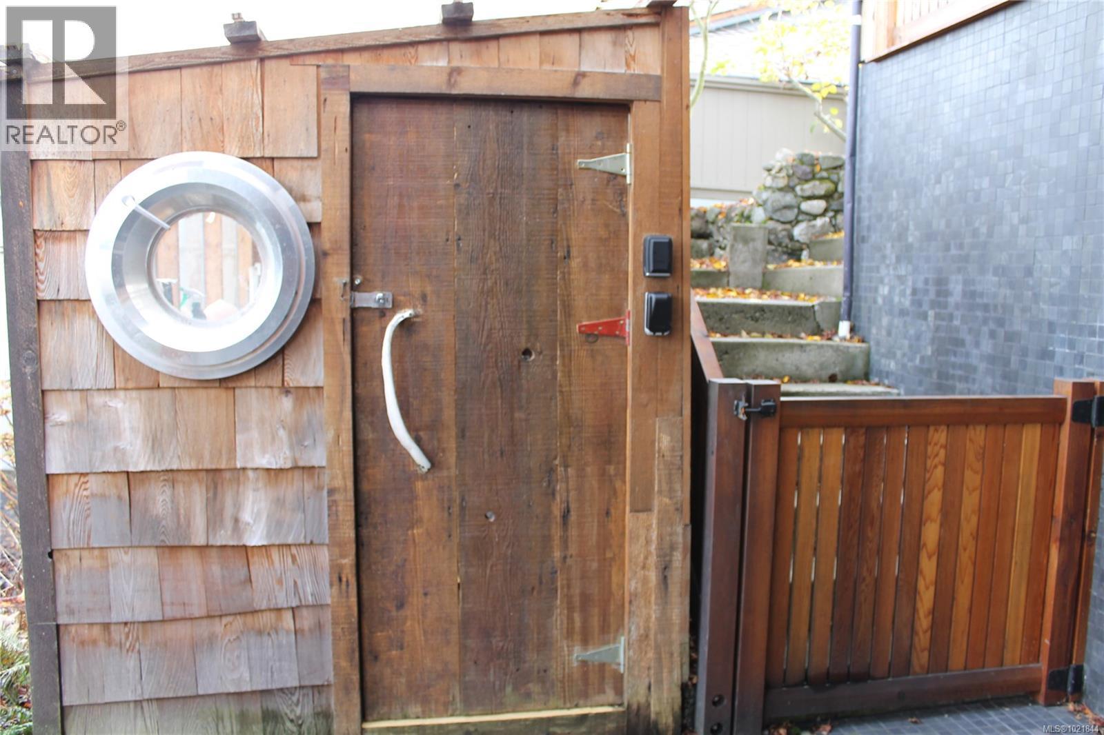 1721 Wilmot Rd, Cowichan Bay, BC - Outdoor With Exterior