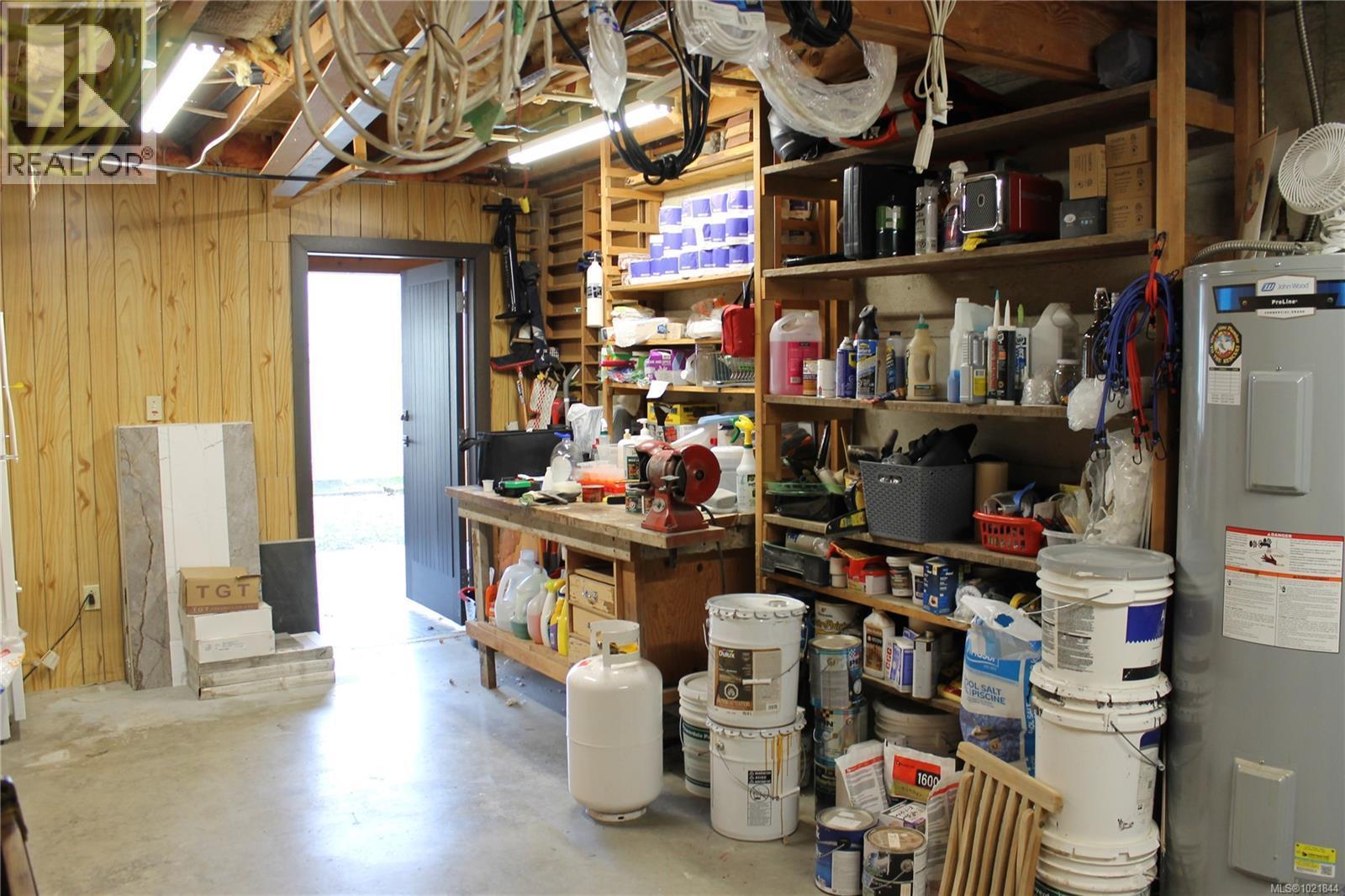 1721 Wilmot Rd, Cowichan Bay, BC - Indoor Photo Showing Basement