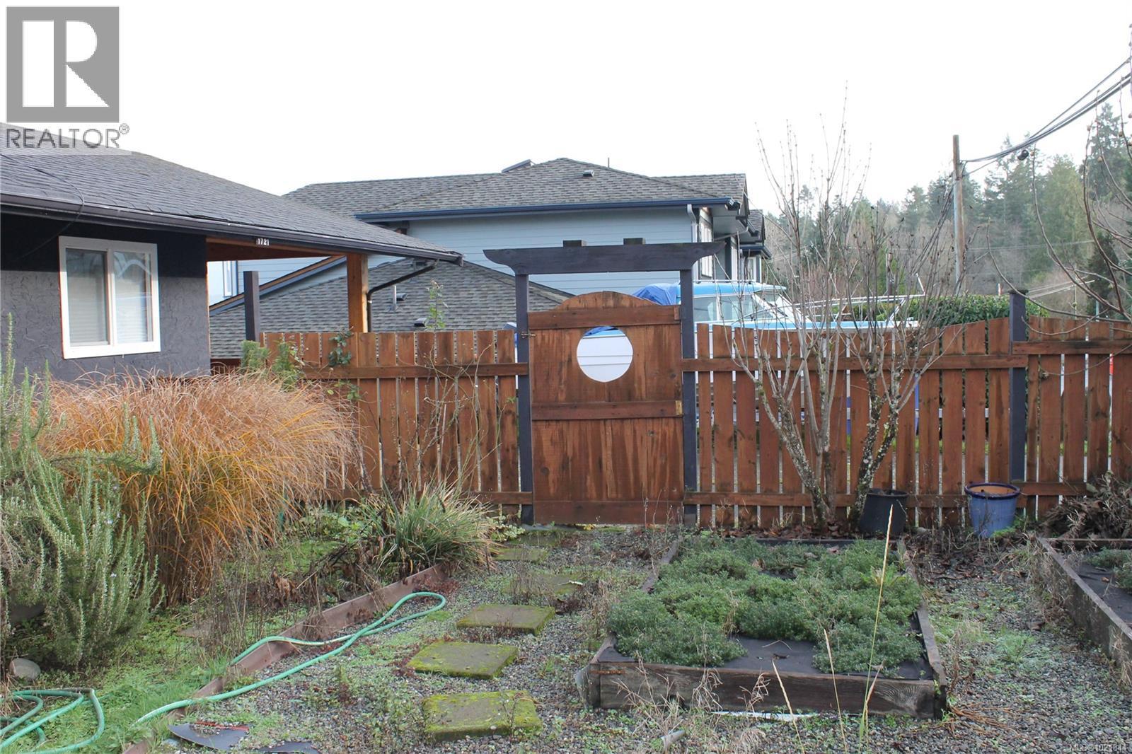 1721 Wilmot Rd, Cowichan Bay, BC - Outdoor