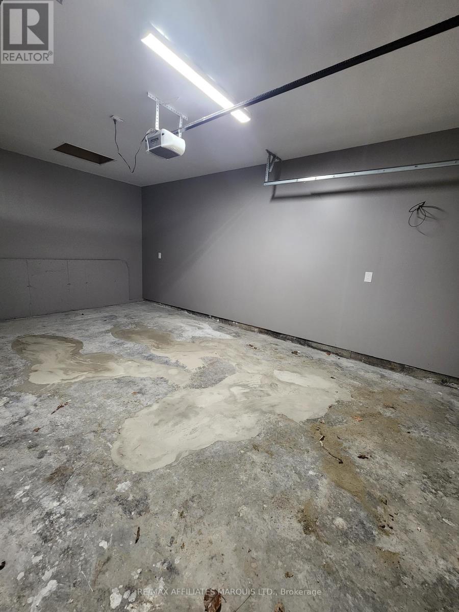 70 Forestdale Crescent, Cornwall, ON - Indoor Photo Showing Garage