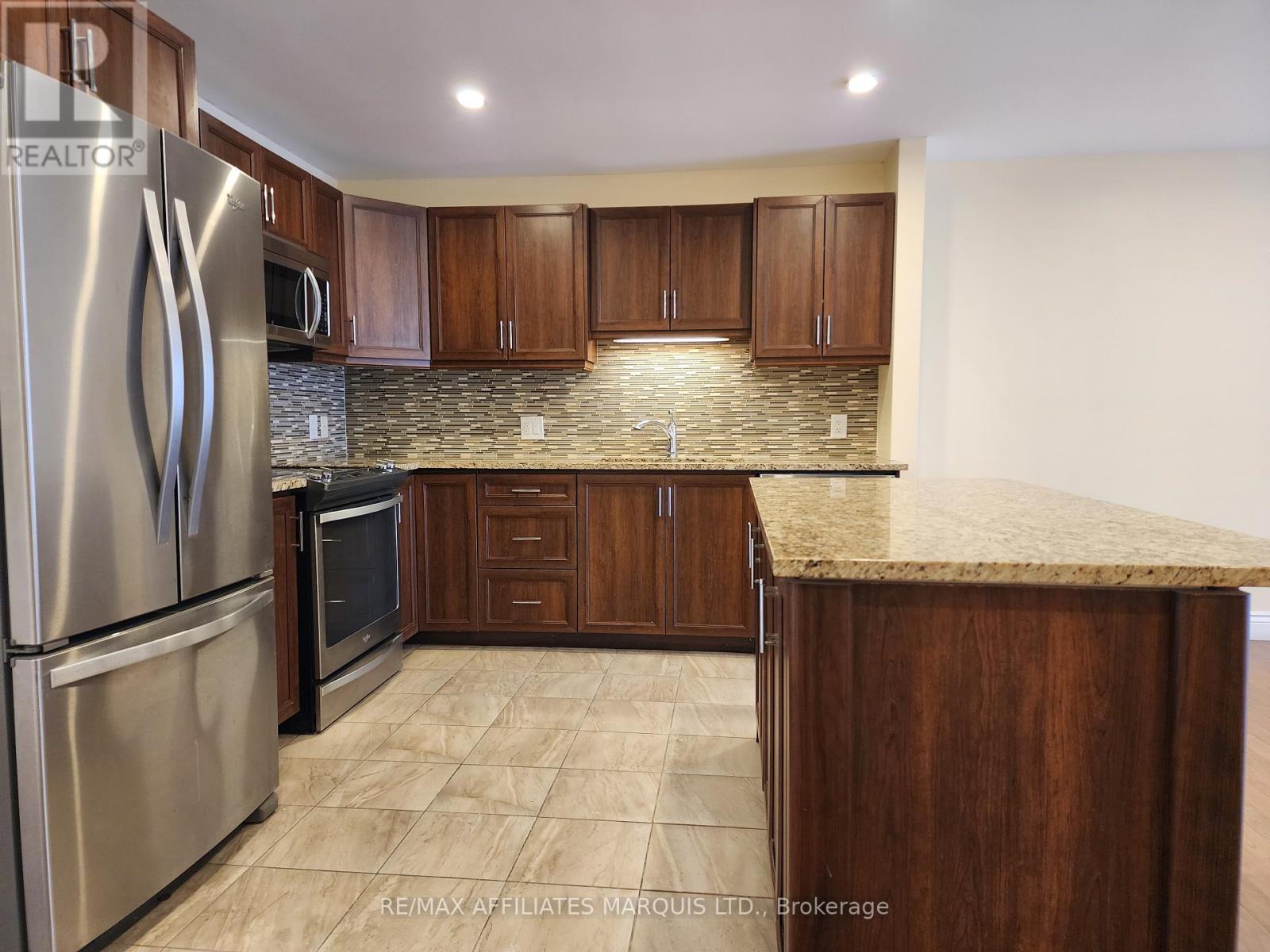 70 Forestdale Crescent, Cornwall, ON - Indoor Photo Showing Kitchen With Upgraded Kitchen