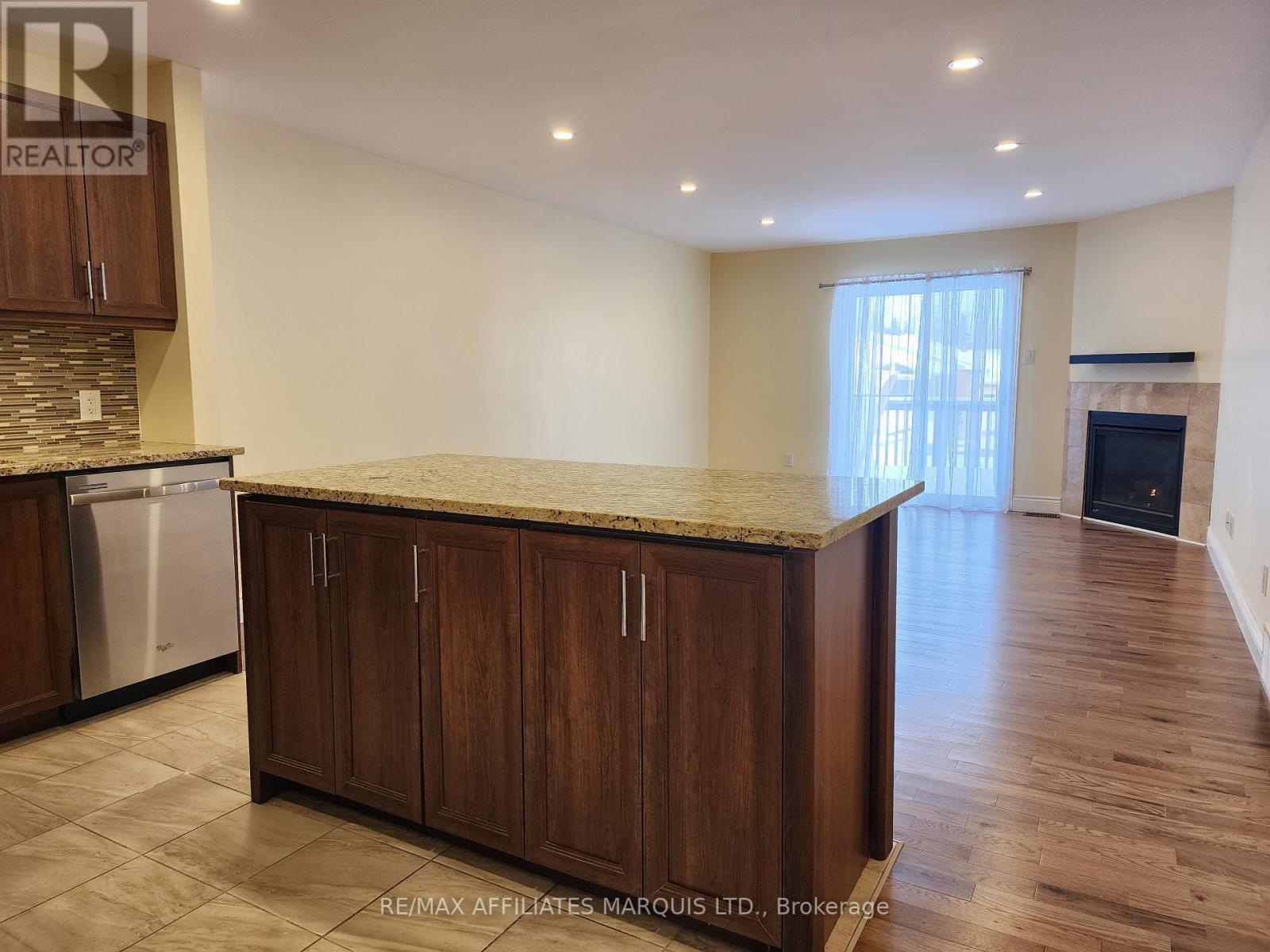 70 Forestdale Crescent, Cornwall, ON - Indoor Photo Showing Kitchen