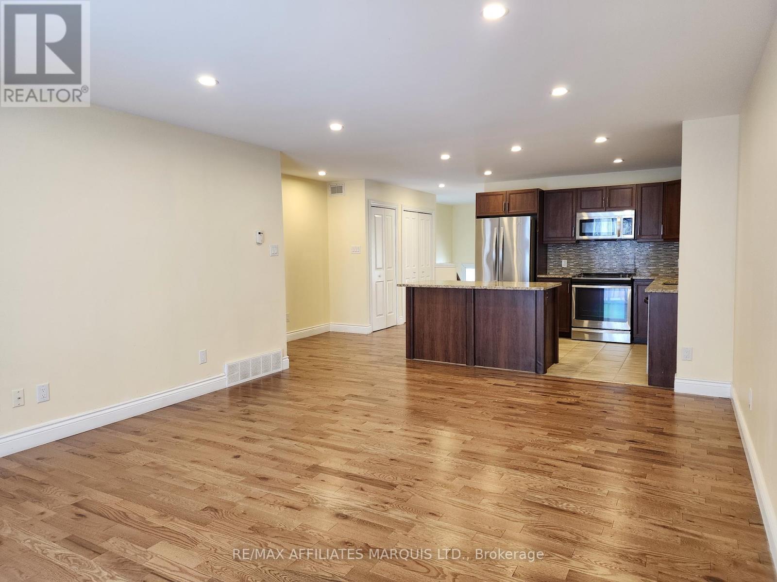 70 Forestdale Crescent, Cornwall, ON - Indoor Photo Showing Kitchen