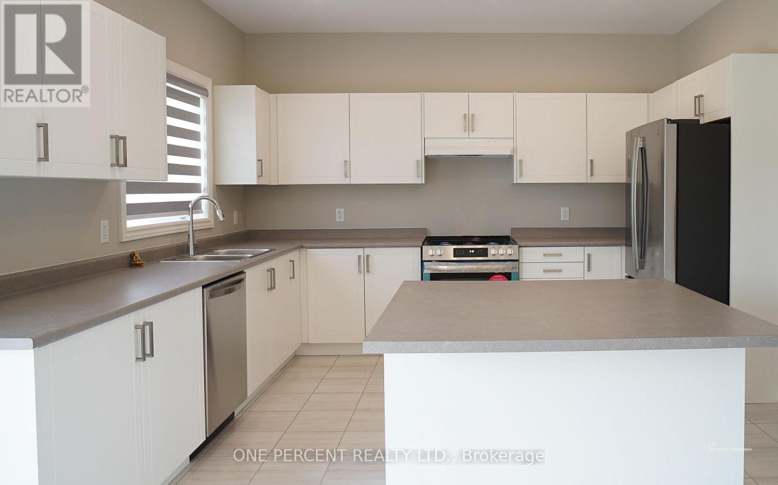 242 Springfield Crescent, Clearview (Stayner), ON - Indoor Photo Showing Kitchen With Double Sink