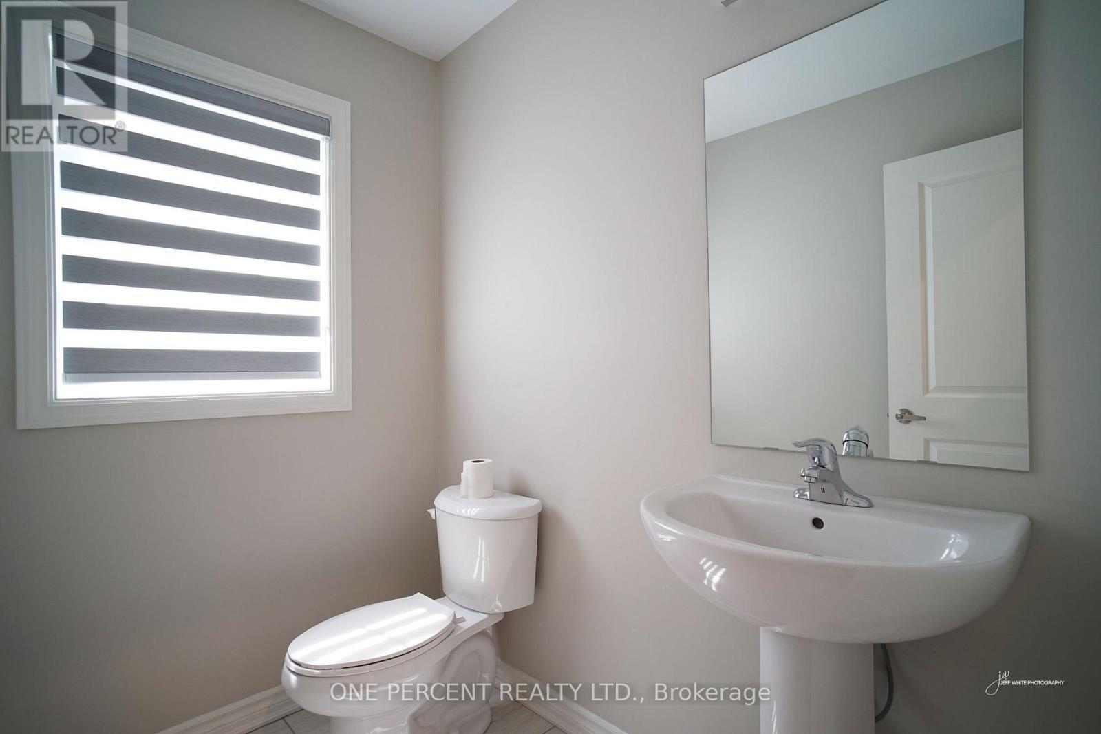 242 Springfield Crescent, Clearview (Stayner), ON - Indoor Photo Showing Bathroom