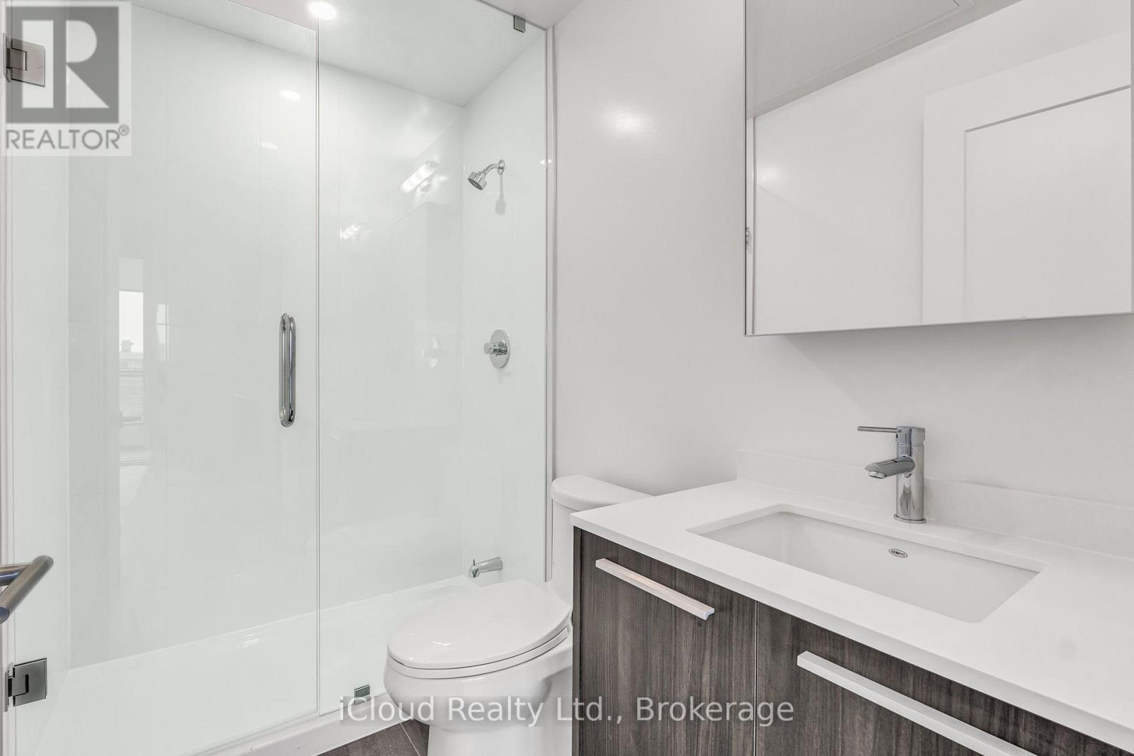 1305 - 65 Broadway Avenue, Toronto, ON - Indoor Photo Showing Bathroom
