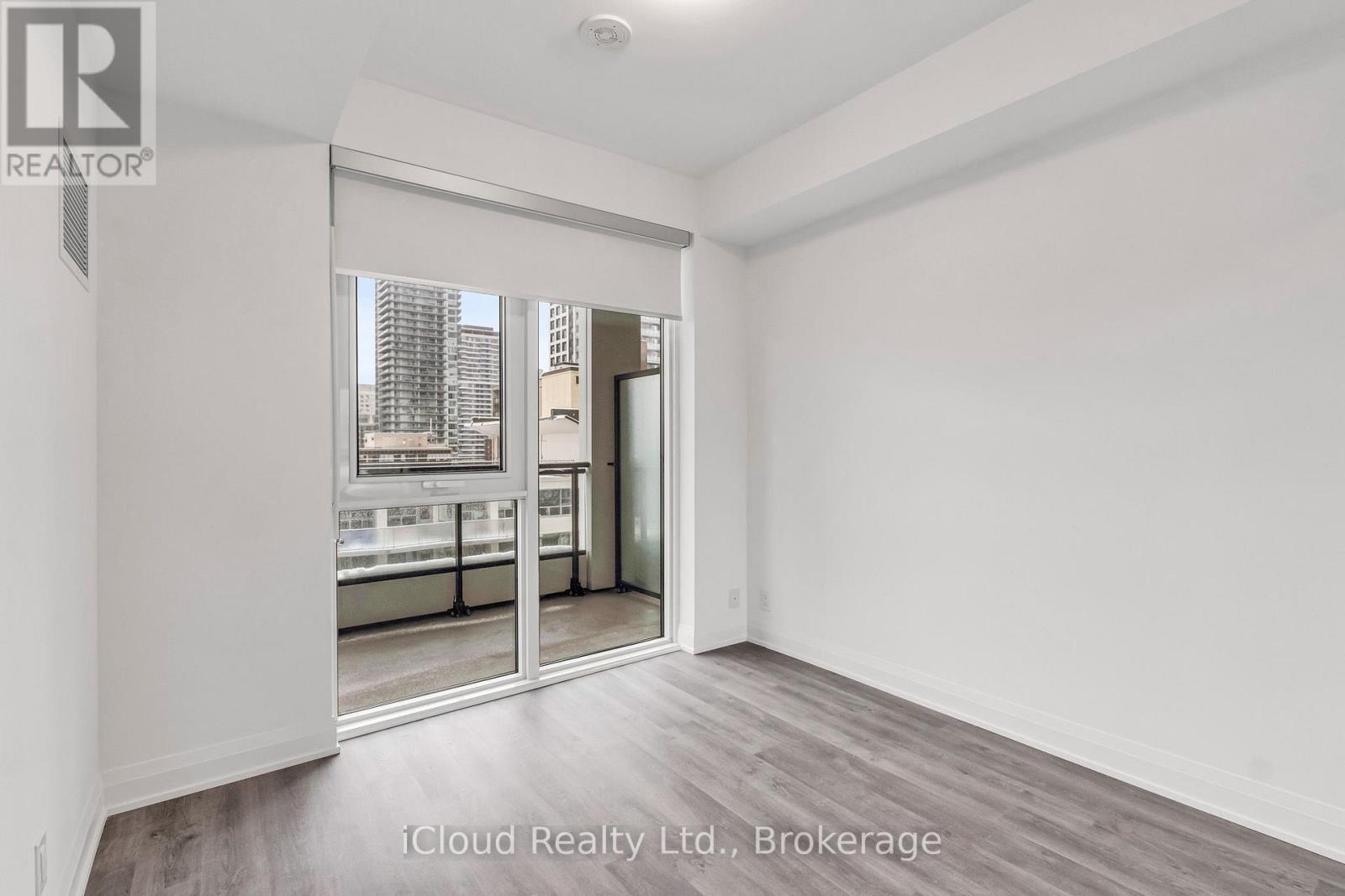 1305 - 65 Broadway Avenue, Toronto, ON - Indoor Photo Showing Other Room