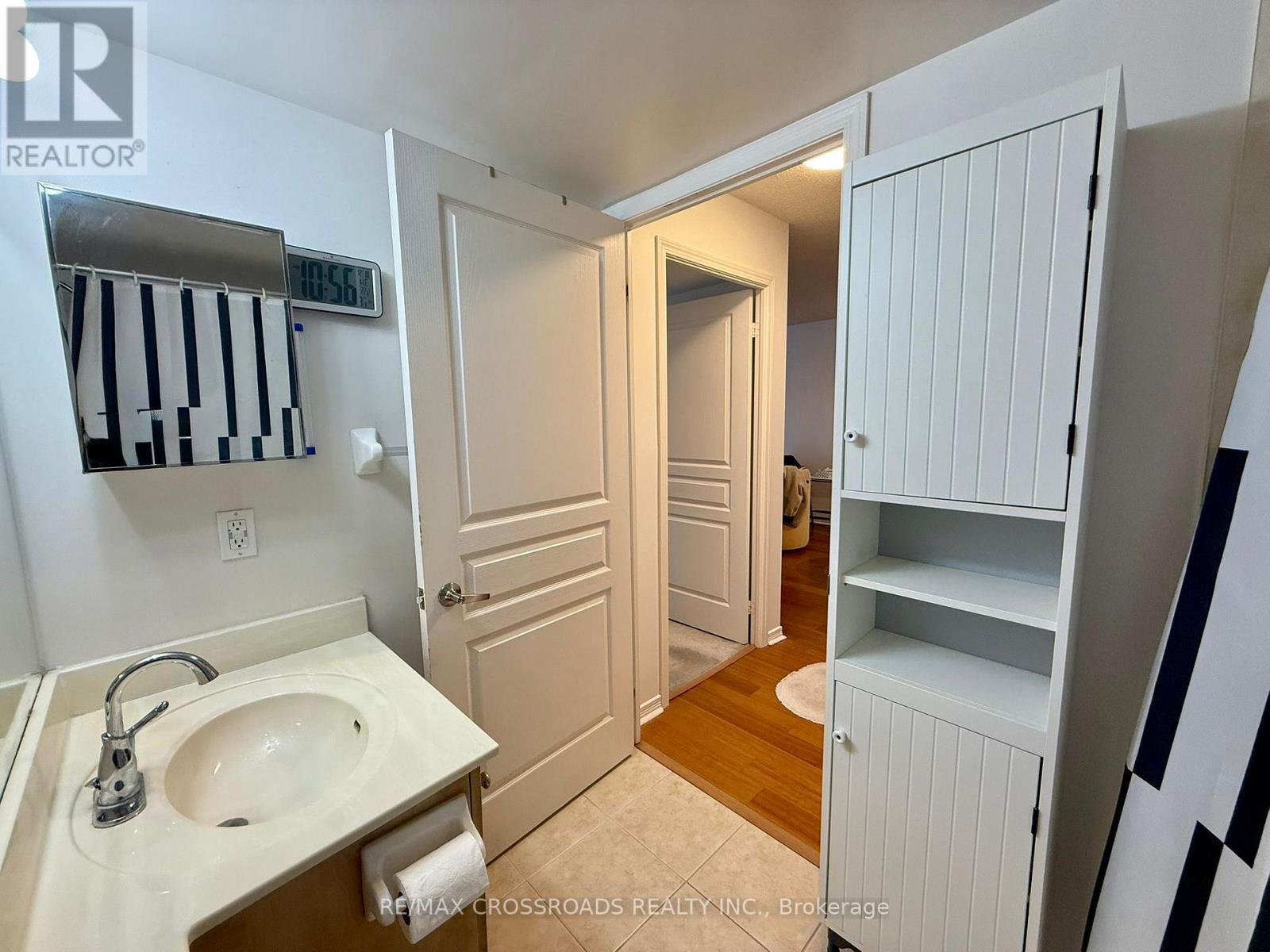712 - 350 Red Maple Road, Richmond Hill, ON - Indoor Photo Showing Bathroom