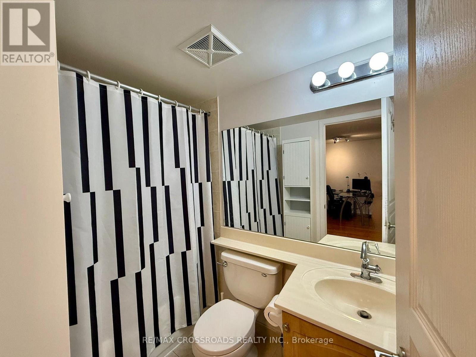 712 - 350 Red Maple Road, Richmond Hill, ON - Indoor Photo Showing Bathroom