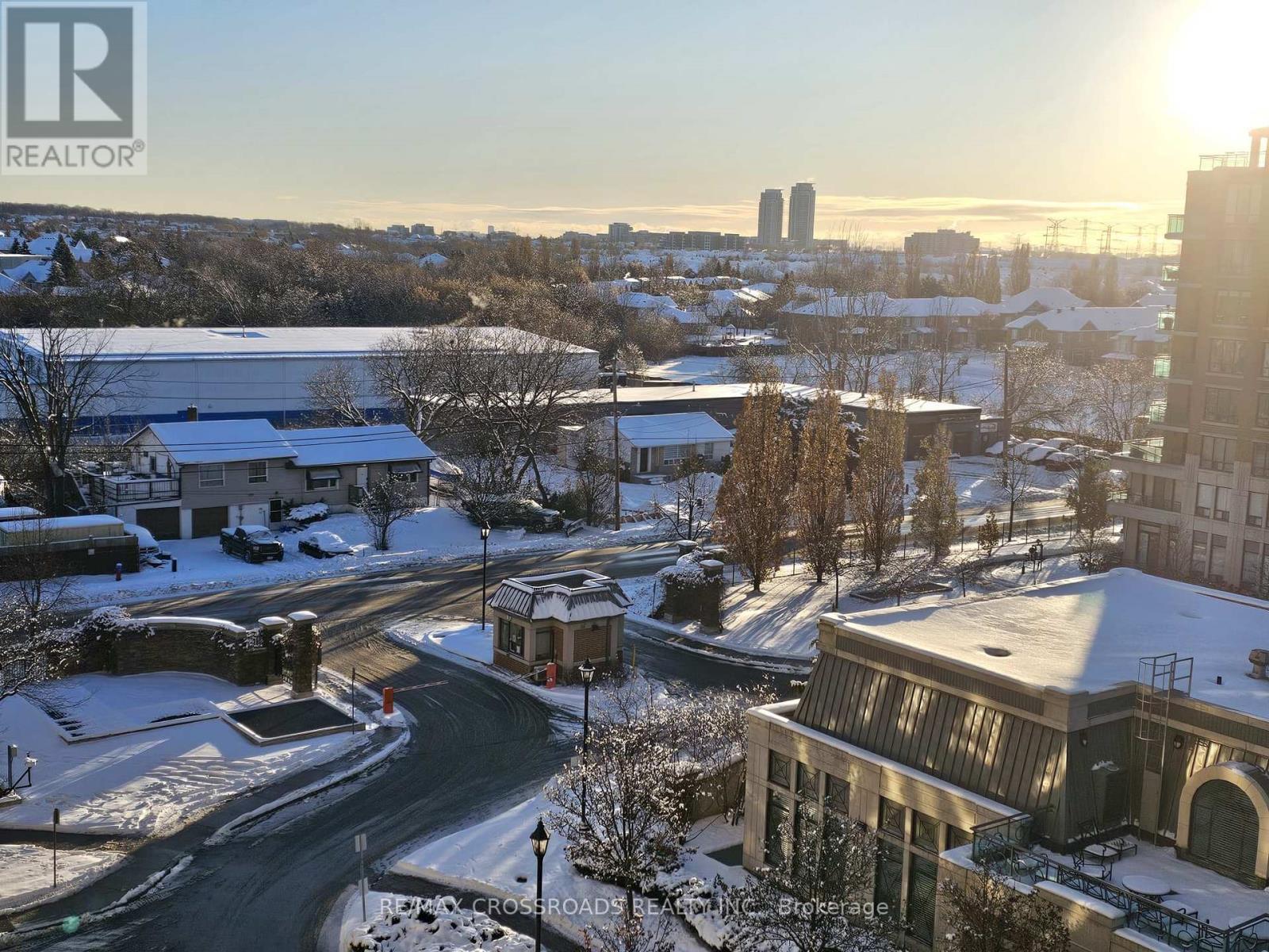 712 - 350 Red Maple Road, Richmond Hill, ON - Outdoor With View