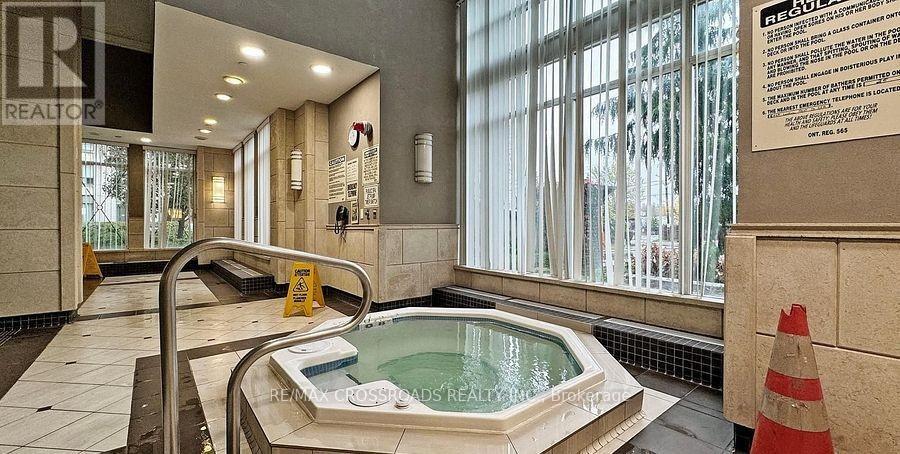 712 - 350 Red Maple Road, Richmond Hill, ON - Indoor Photo Showing Other Room