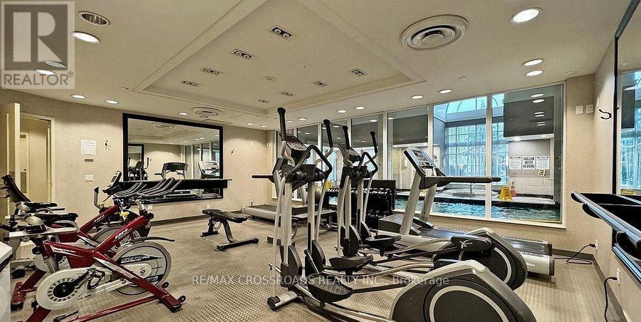 712 - 350 Red Maple Road, Richmond Hill, ON - Indoor Photo Showing Gym Room