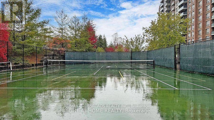 712 - 350 Red Maple Road, Richmond Hill, ON - Outdoor