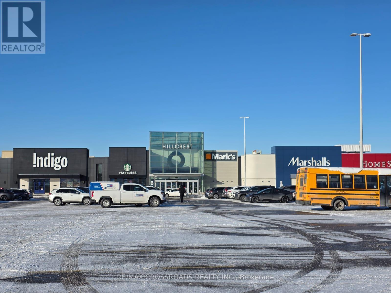 712 - 350 Red Maple Road, Richmond Hill, ON - Outdoor